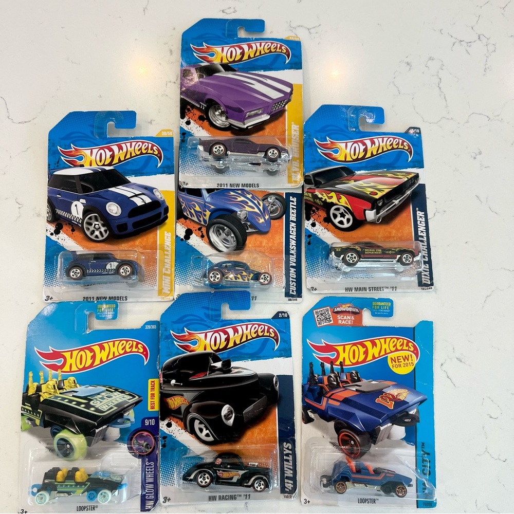Hot Topic Hot Wheels Toy Car Lot with Blue, Purple & Black Vehicles